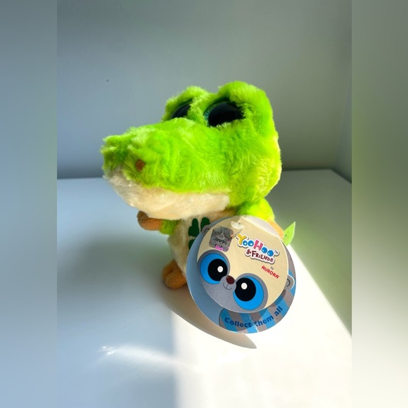 YooHoo & Friends 5” Plush Smilee Alligator with Shamrock - Picture 4 of 6